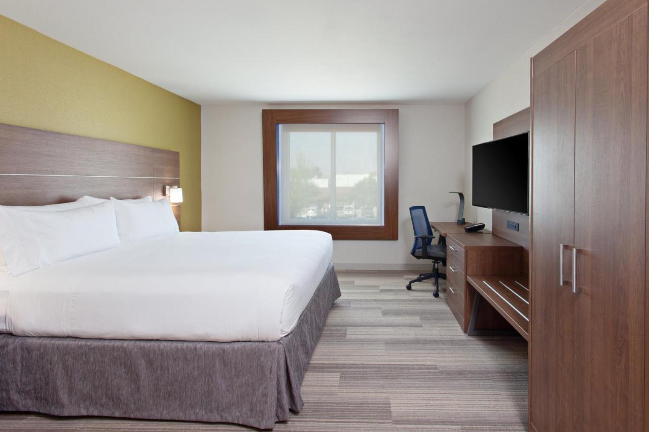 Holiday Inn Express Hotel & Suites Pasadena-Colorado Boulevard, An Ihg Hotel Room photo